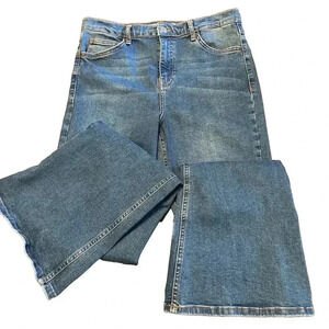 Topshop high rise Jamie flare jeans in mid blue - Women’s Size 32/32
